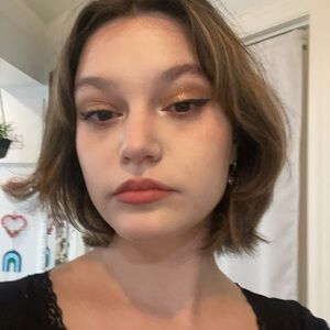 Meet your Posher, Maya